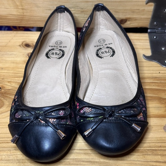 2 PAIR of P & W round toe ballet flats Black & cream lace floral w/ bow 605 - Picture 9 of 14